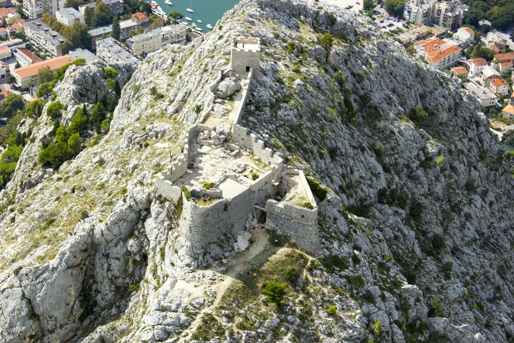 Inn By The River Omiš Esterno foto
