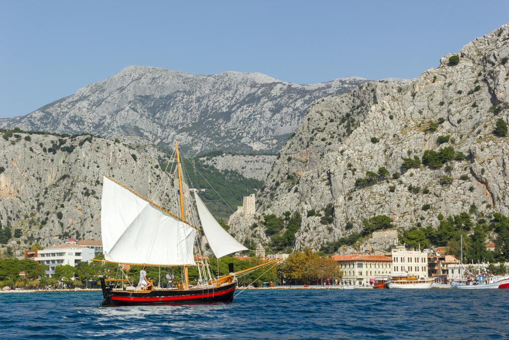 Inn By The River Omiš Esterno foto
